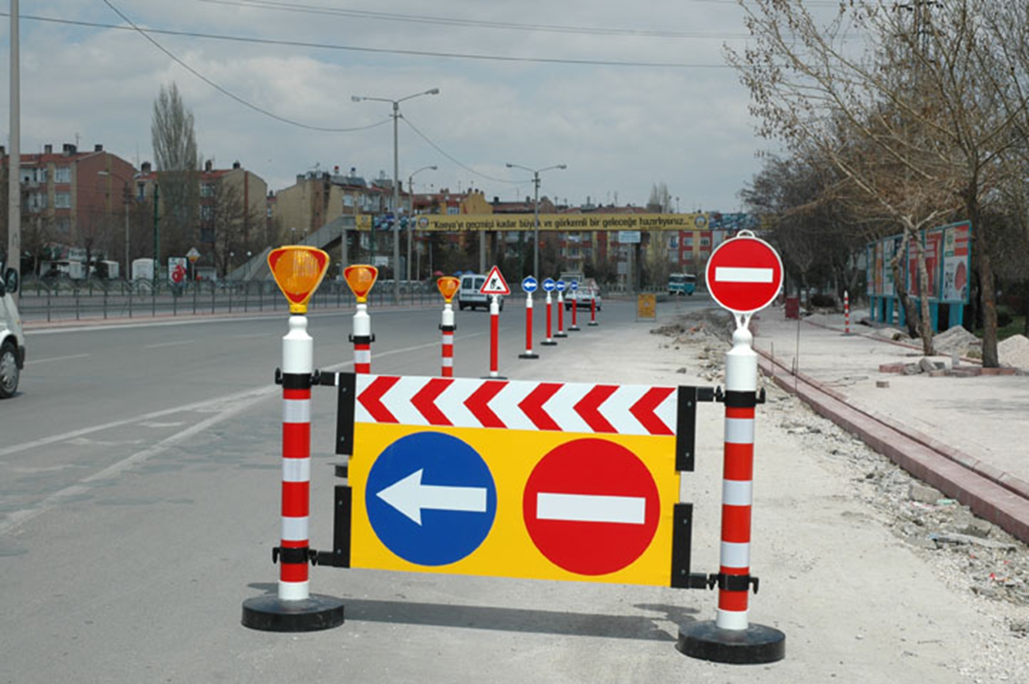Bariyerler & Barikatlar & Dikmeler